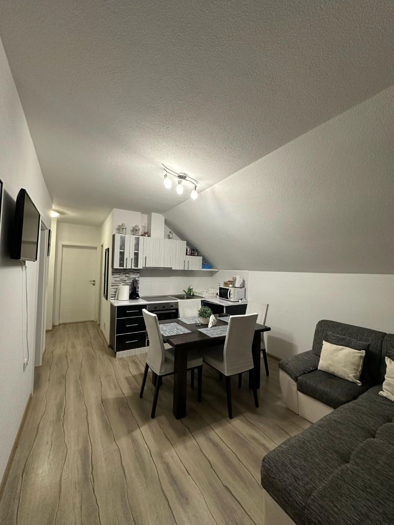 Apartment Rosandic Smoljanac Ngoại thất bức ảnh