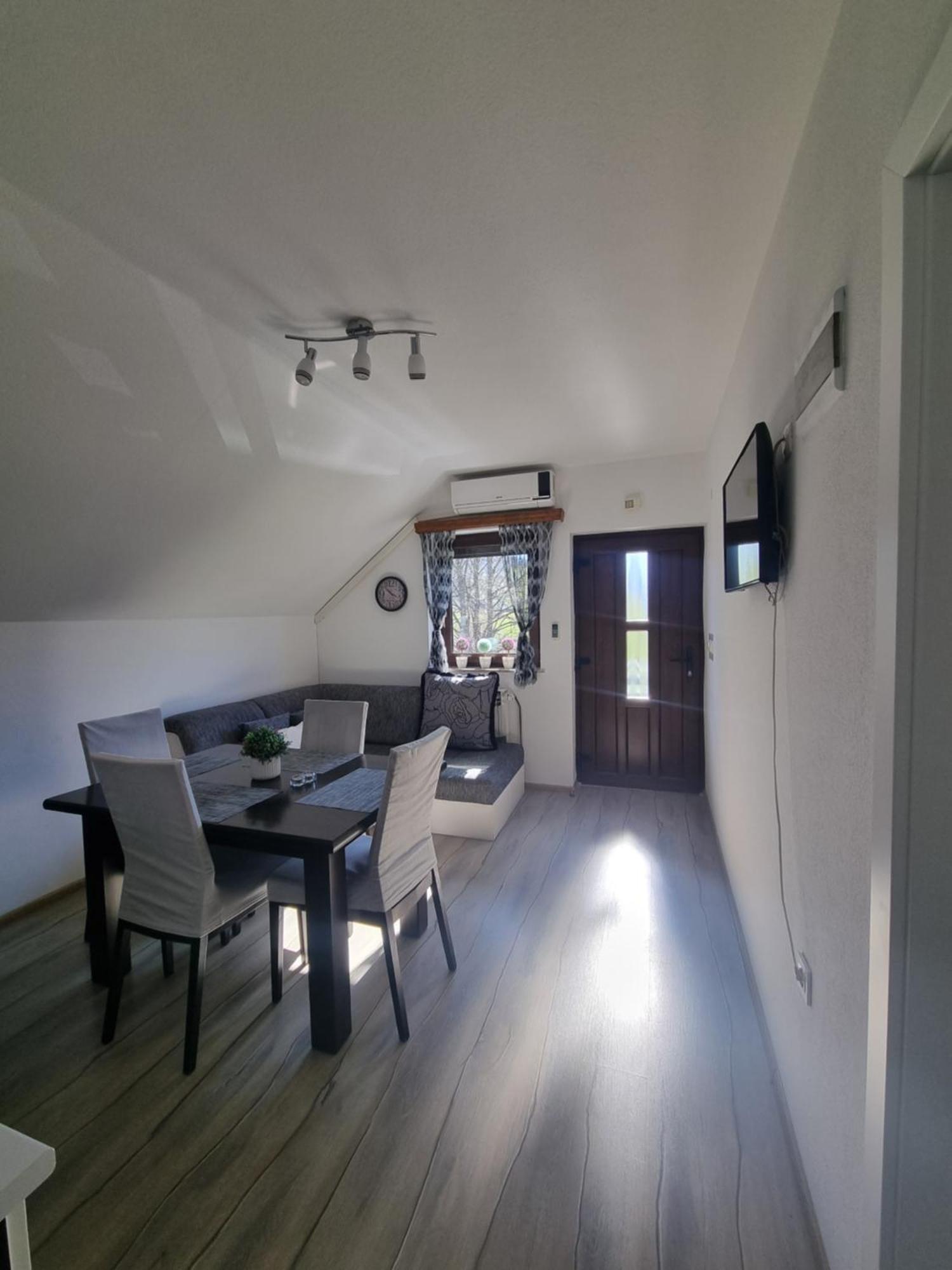 Apartment Rosandic Smoljanac Ngoại thất bức ảnh